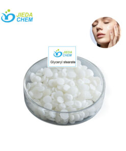 Glyceryl Stearate (And) PEG-100 Stearate served in a transparent small bowl