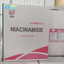Display of Niacinamide packed in 25kg cartons