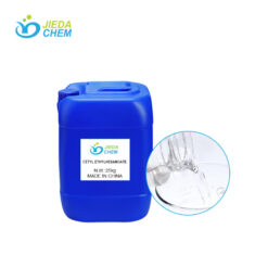25kg blue drum Cetyl Ethylhexanoate. Next to it is the transparent liquid Cetyl Ethylhexanoate in a small bottle being poured into a beaker