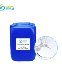 25kg blue drum Cetyl Ethylhexanoate. Next to it is the transparent liquid Cetyl Ethylhexanoate in a small bottle being poured into a beaker